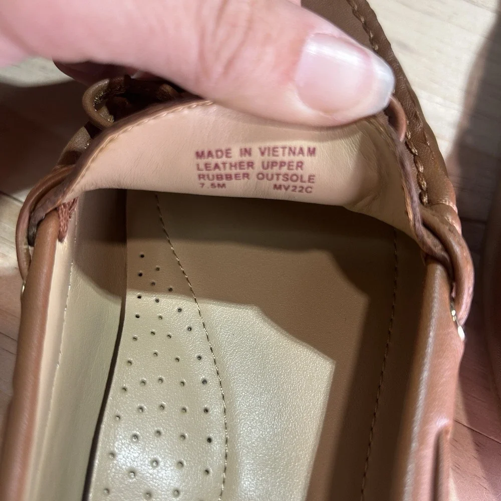 Michael Kors Sutton Moccasin Flat Loafers‎ Sz 7.5, Bow, Luggage Brown NWOT